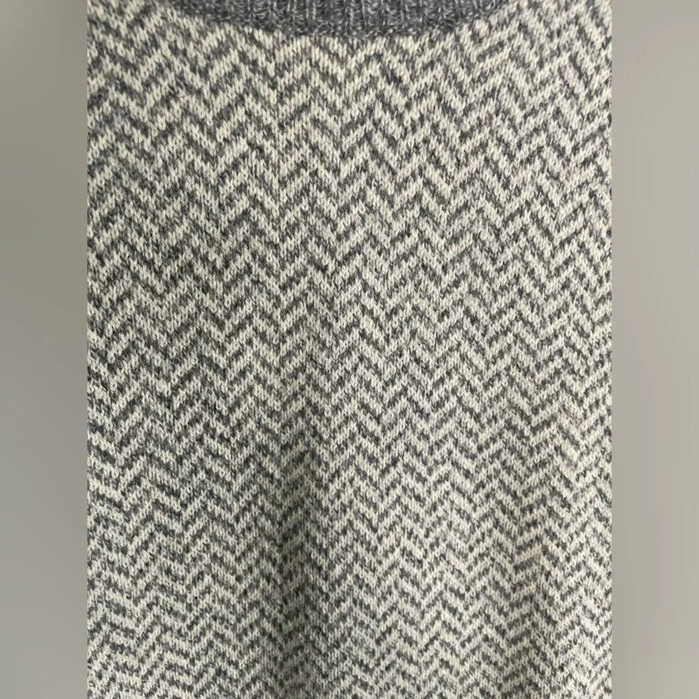 J.Crew Black Label Mens Lambswool Gray Chevron Pullover Knit Sweater Size Small